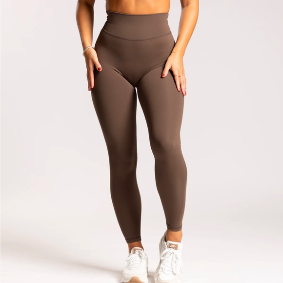 Ptula Sierra Leggings in Carob - 26” - Picture 2 of 6